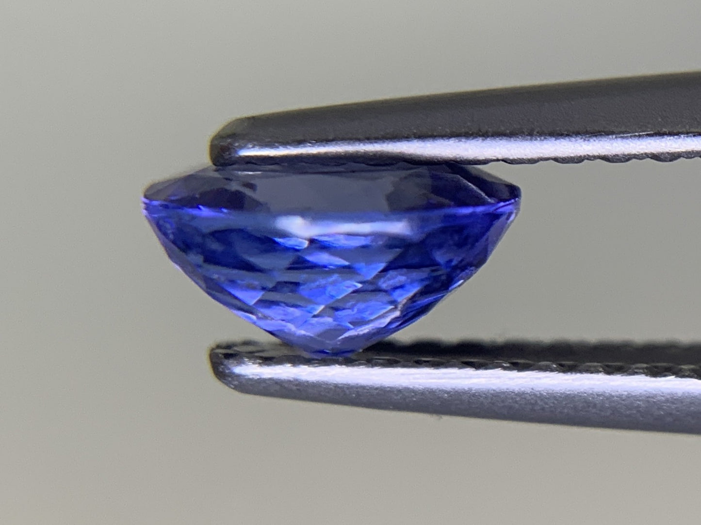 タンザナイト 1.164ct  宝石ソーティング付き  7.0㎜×6.1㎜×3.7㎜  ルース（ 裸石 ） 4092Y