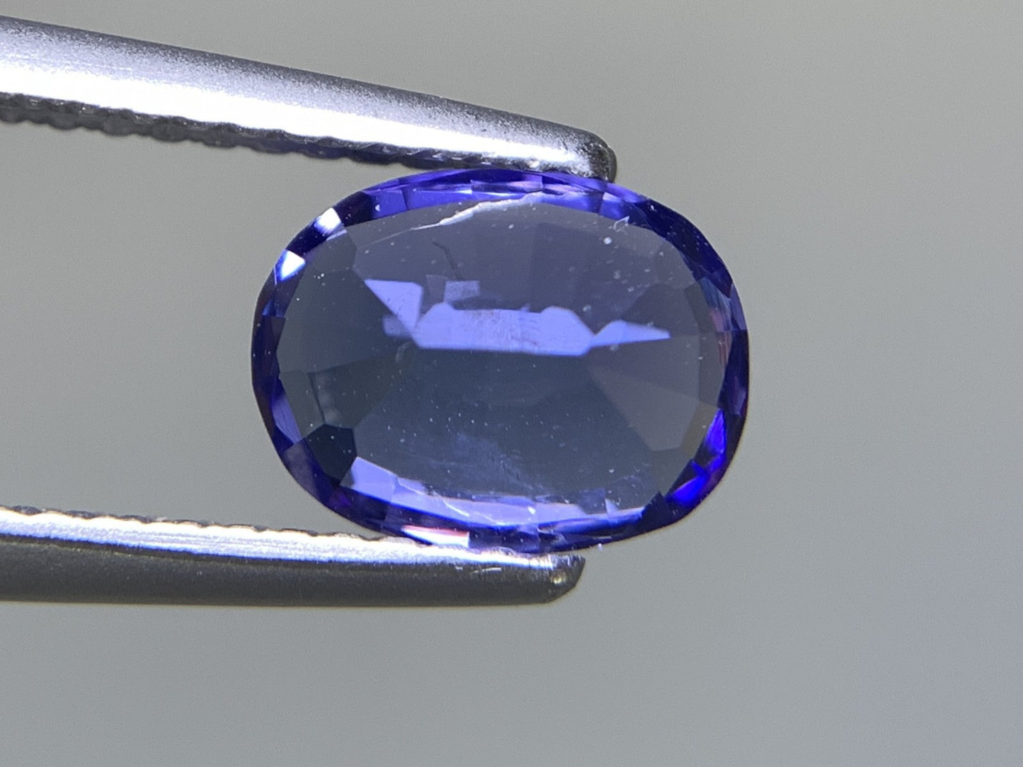 タンザナイト 1.735ct 宝石ソーティング付き  8.31㎜×6.43㎜×4.40㎜ ルース（ 裸石 ） 2289Y