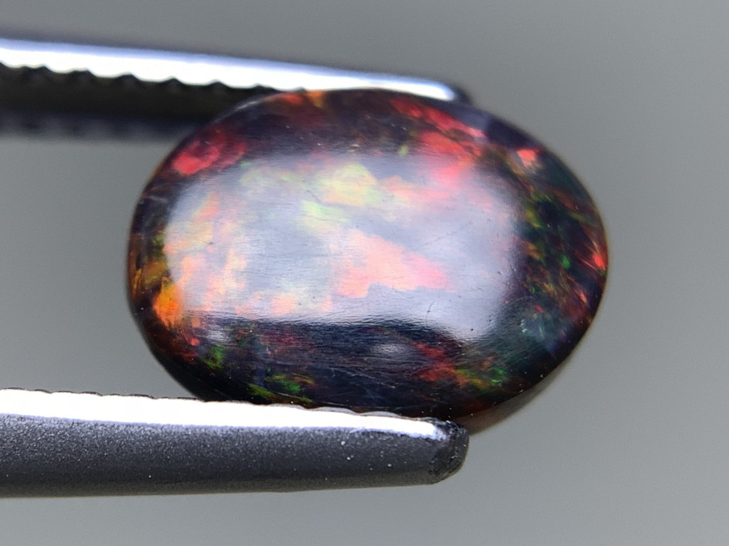 ブラックオパール 天然 1.267ct 中央宝石ソーティング付き 8.9㎜×6.8㎜×3.0㎜ ルース（ 裸石 ） 7255Y