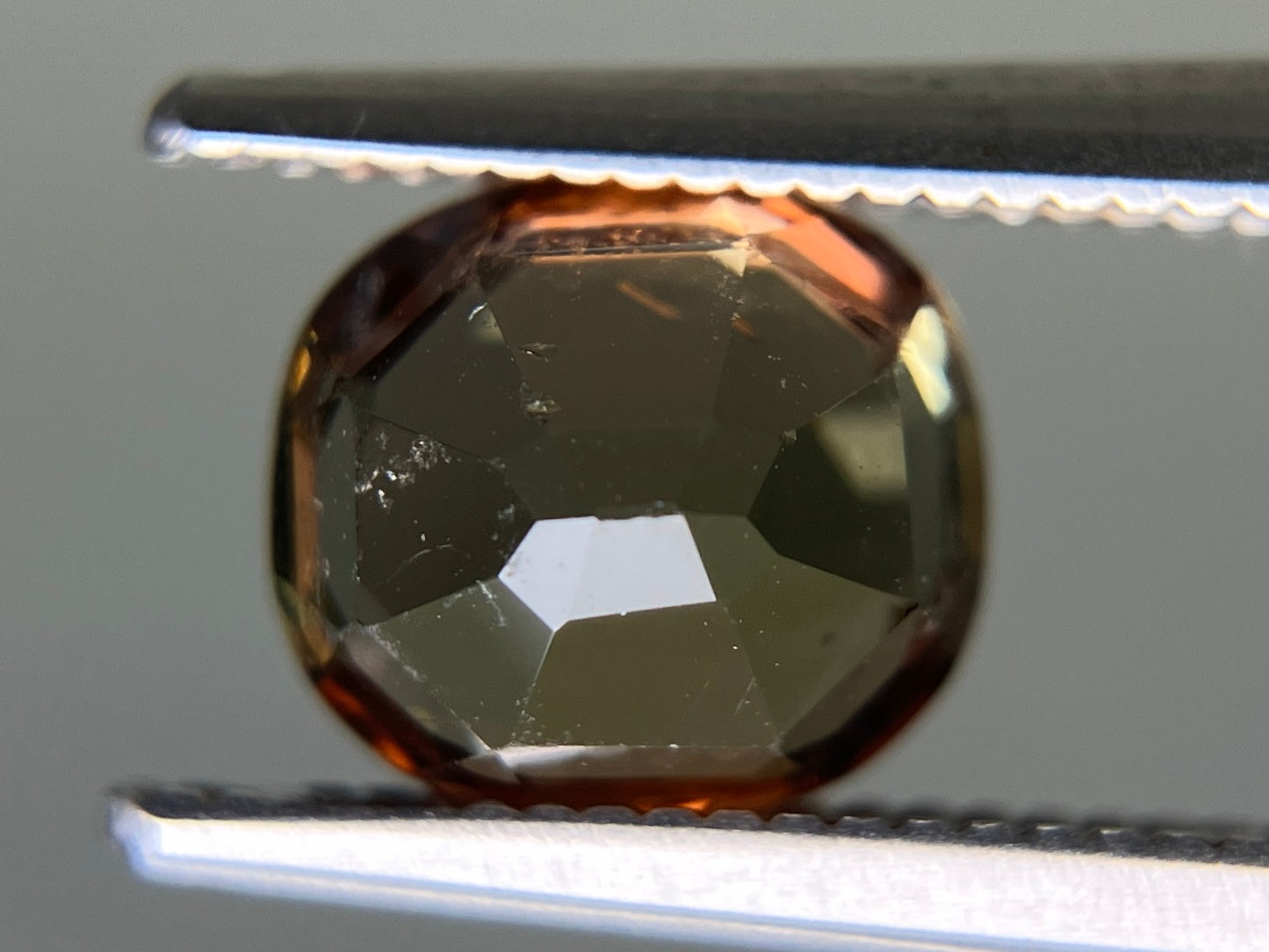 アンダルサイト 天然  1.643ct  宝石ソーティング付き  7.1㎜×6.5㎜×4.7㎜ ルース（ 裸石 ）  5929YY