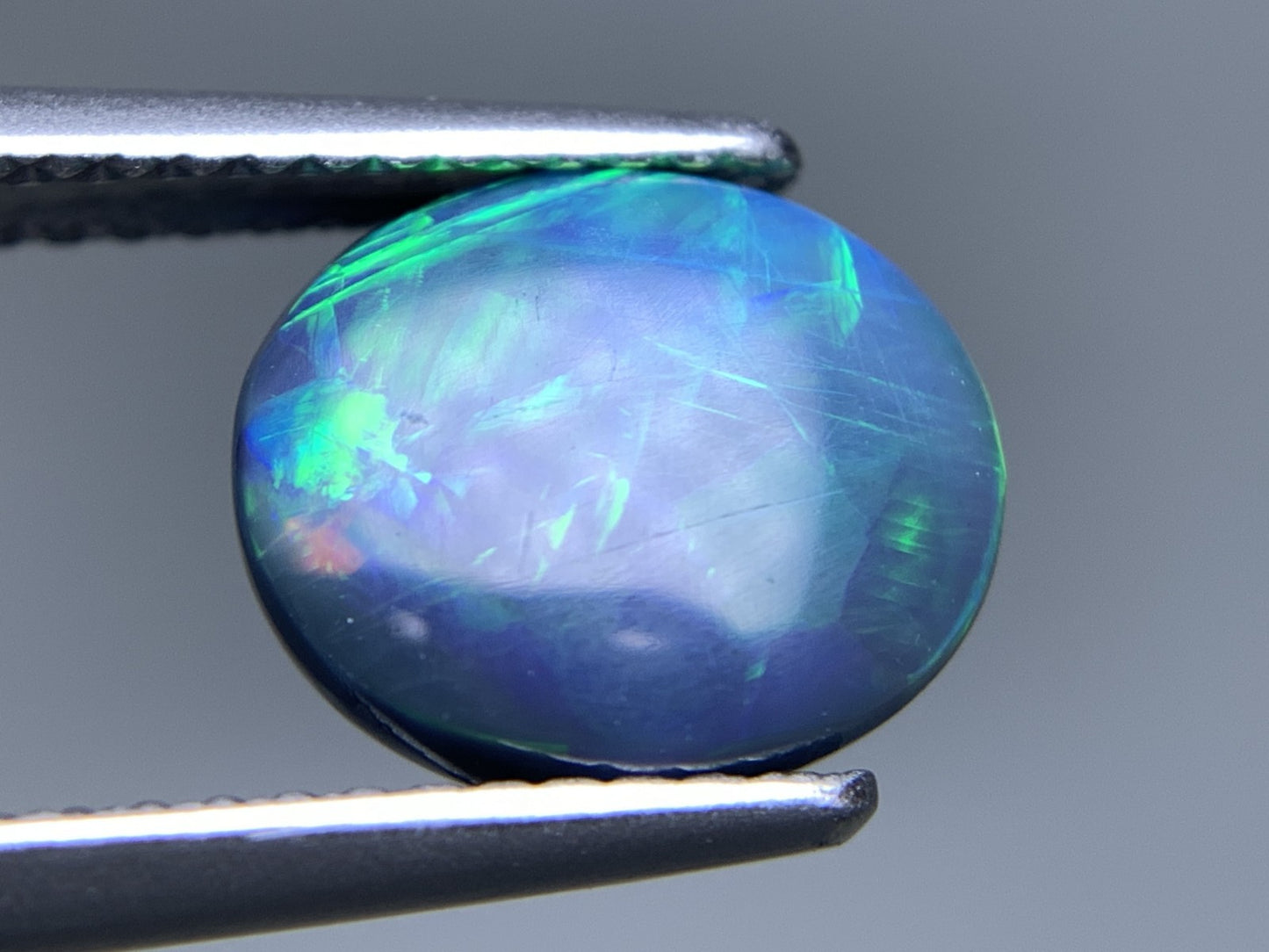 ブラックオパール 天然 2.090ct 中央宝石ソーティング付き 10.0㎜×8.6㎜×3.8㎜ ルース（ 裸石 ） 7224Y