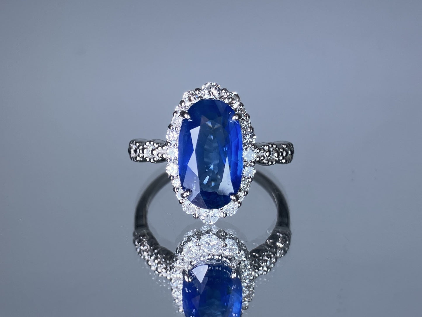 サファイア 2.55ct ビルマ産 非加熱 コンフラワーブルー AIGS鑑別書 D0.38ct PT900 4.4g 指輪 （JP9号） サイズ直し無料 8710S