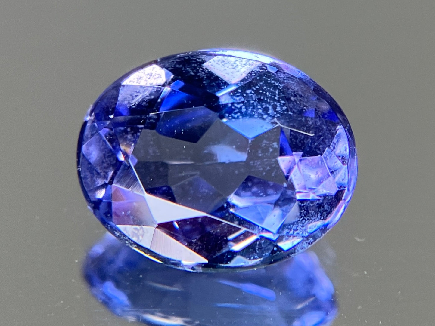 タンザナイト 天然 1.849ct 宝石ソーティング付き 8.5㎜×6.8㎜×4.0㎜ ルース（ 裸石 ） 6009YY