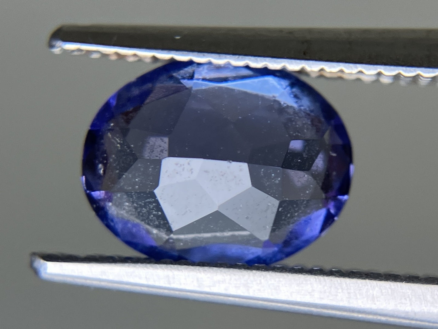 タンザナイト 天然 1.849ct 宝石ソーティング付き 8.5㎜×6.8㎜×4.0㎜ ルース（ 裸石 ） 6009YY