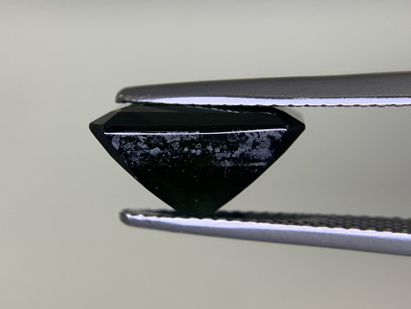 グリーントルマリン 4.482ct  宝石ソーティング付き  11.6㎜×7.3㎜×6.2㎜  ルース（ 裸石 ） 3803Y