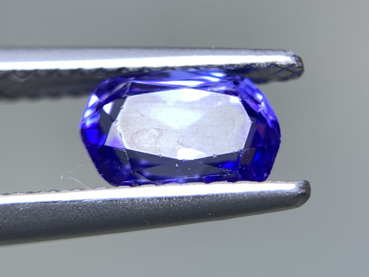 タンザナイト 1.341ct 宝石ソーティング付き 7.4㎜×5.2㎜×4.2㎜ ルース（ 裸石 ） 2270Y