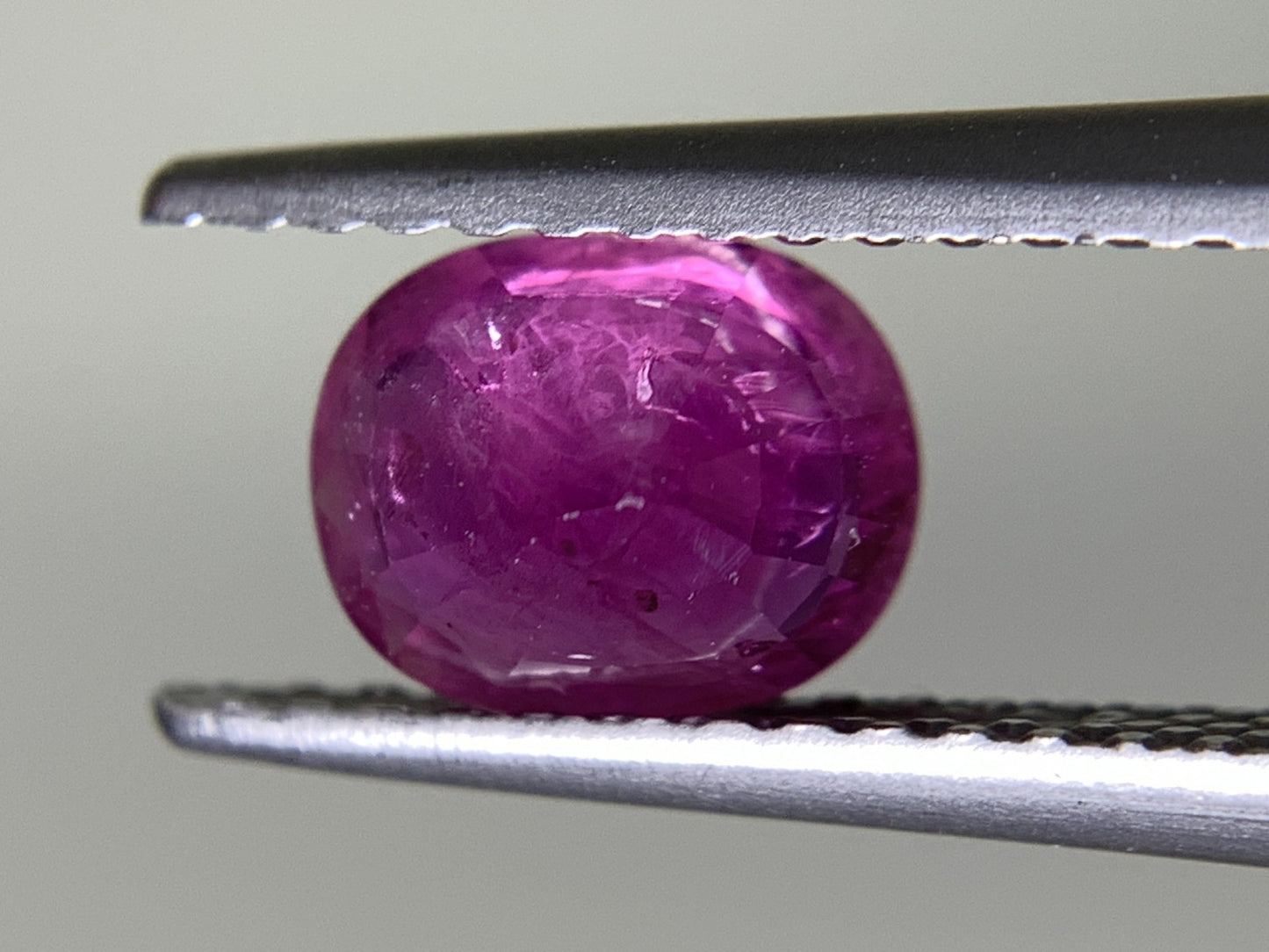 ルビー  天然  1.006ct  中央宝石ソーティング付き  6.57㎜×5.32㎜×3.21㎜   ルース（ 裸石 ） 5497Y