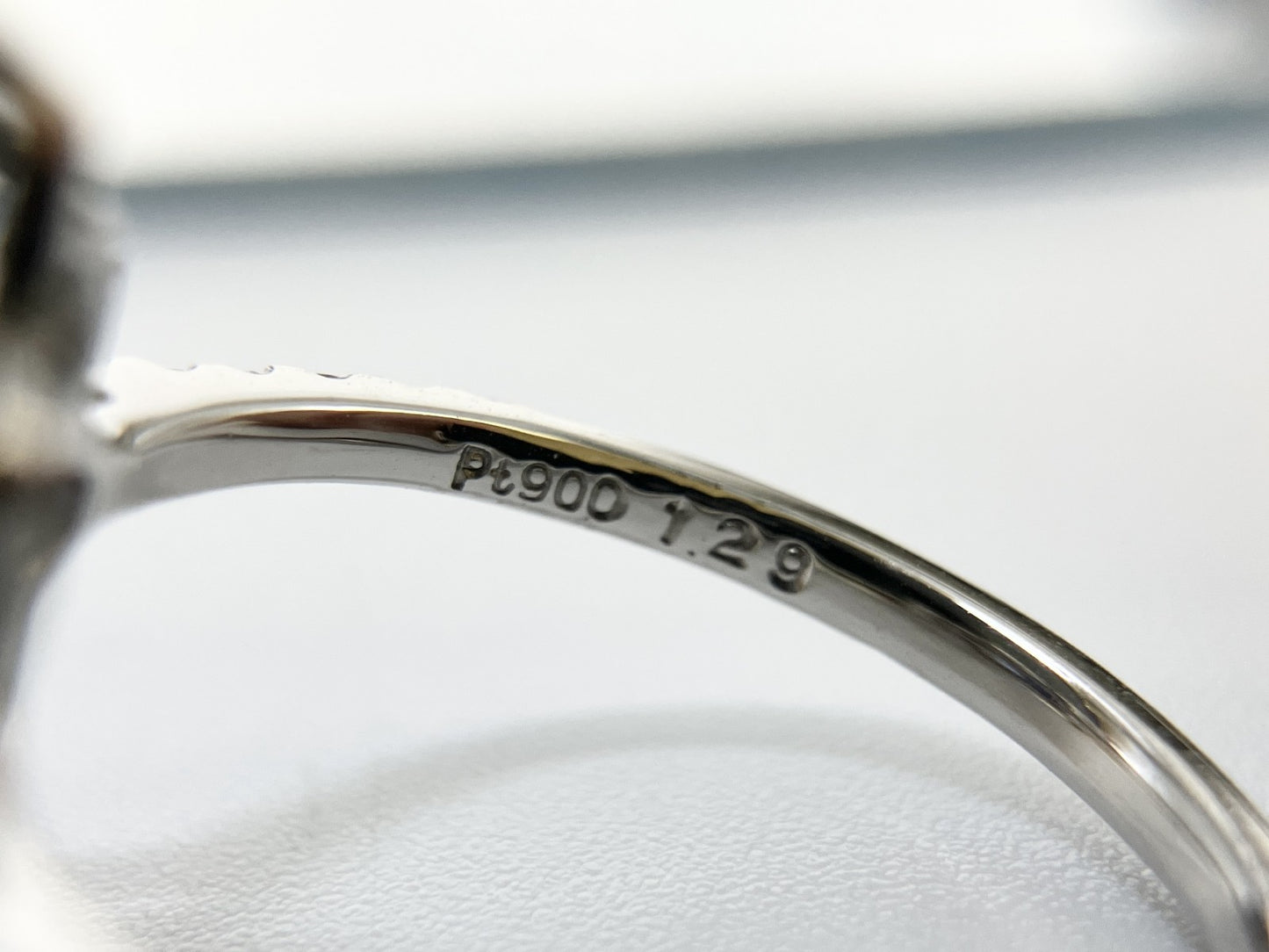 サファイア 1.29ct ビルマ産 非加熱 コンフラワーブルー AIGS鑑別書 D0.33ct PT900 5.0g 指輪 （JP13号） サイズ直し無料 8708S