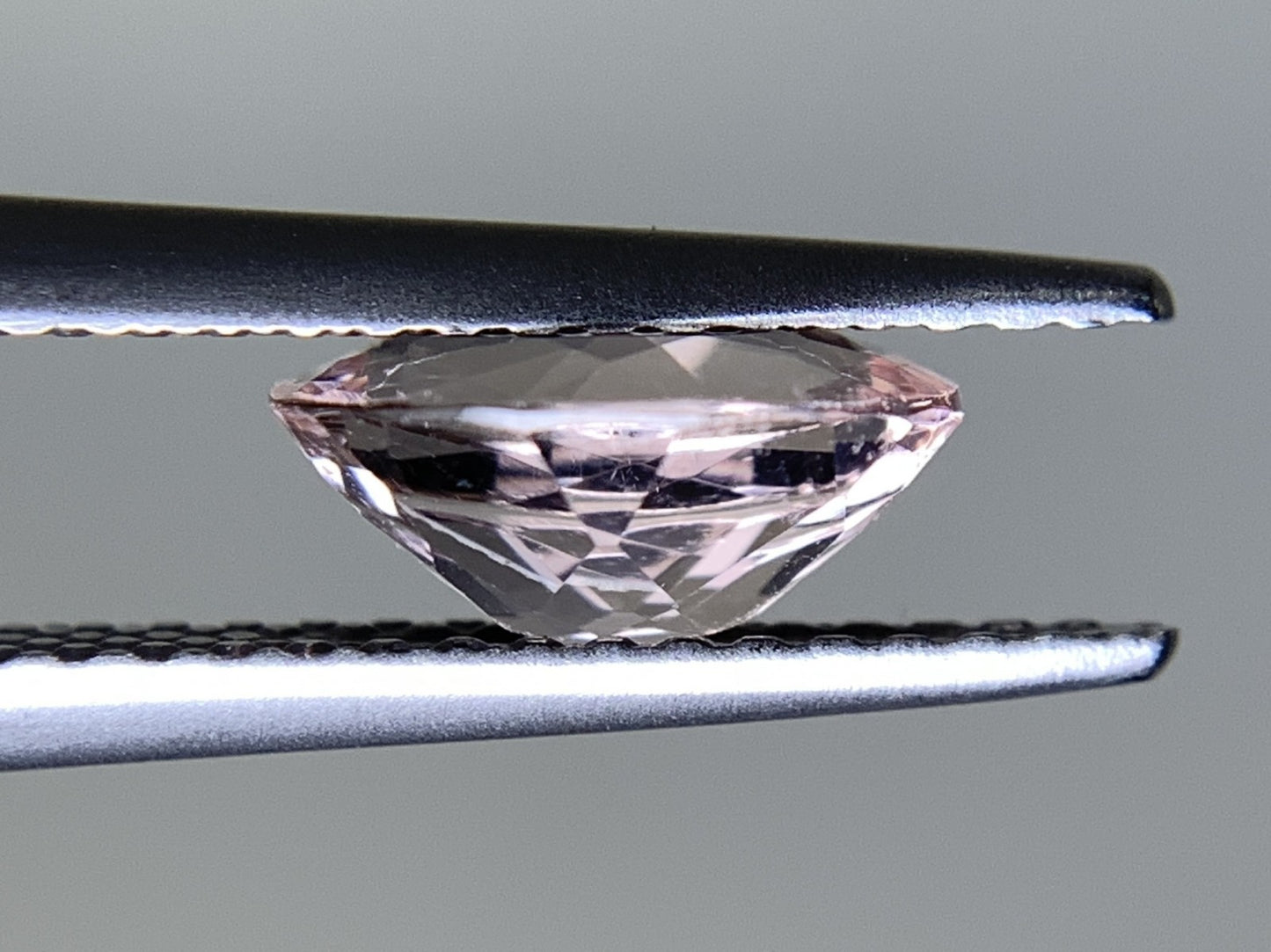 モルガナイト 1.031ct  宝石ソーティング付き  7.9㎜×6.0㎜×3.7㎜  天然 ルース（ 裸石 ） 4408Y