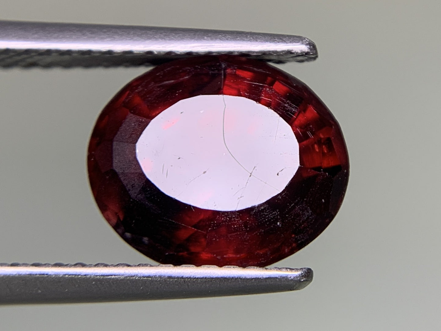 ガーネット 4.702ct 宝石ソーティング付き 10.6㎜×9.1㎜×6.1㎜ ルース（ 裸石 ） 3846Y