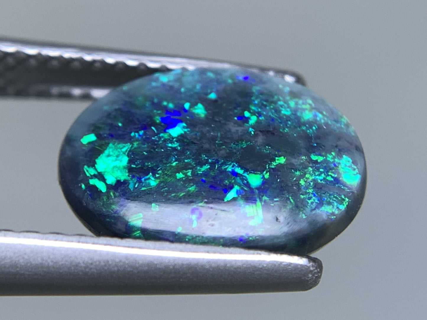 ブラックオパール 天然 2.464ct 中央宝石ソーティング付き 11.6㎜×8.8㎜×3.8㎜ ルース（ 裸石 ） 7148Y