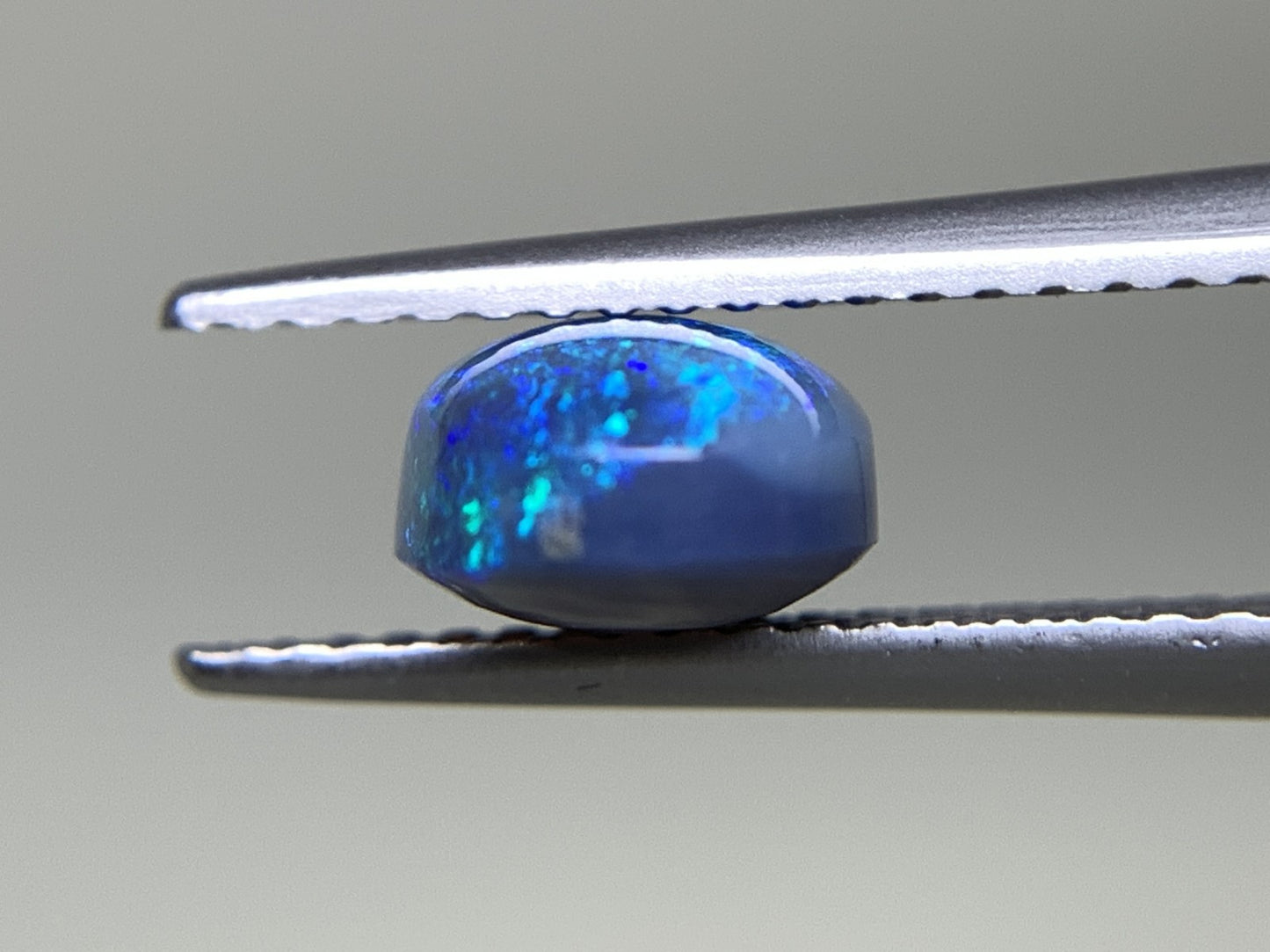 ブラックオパール  天然  1.842ct  中央宝石ソーティング付き  10.0㎜×6.8㎜×4.4㎜   ルース（ 裸石 ） 5477Y
