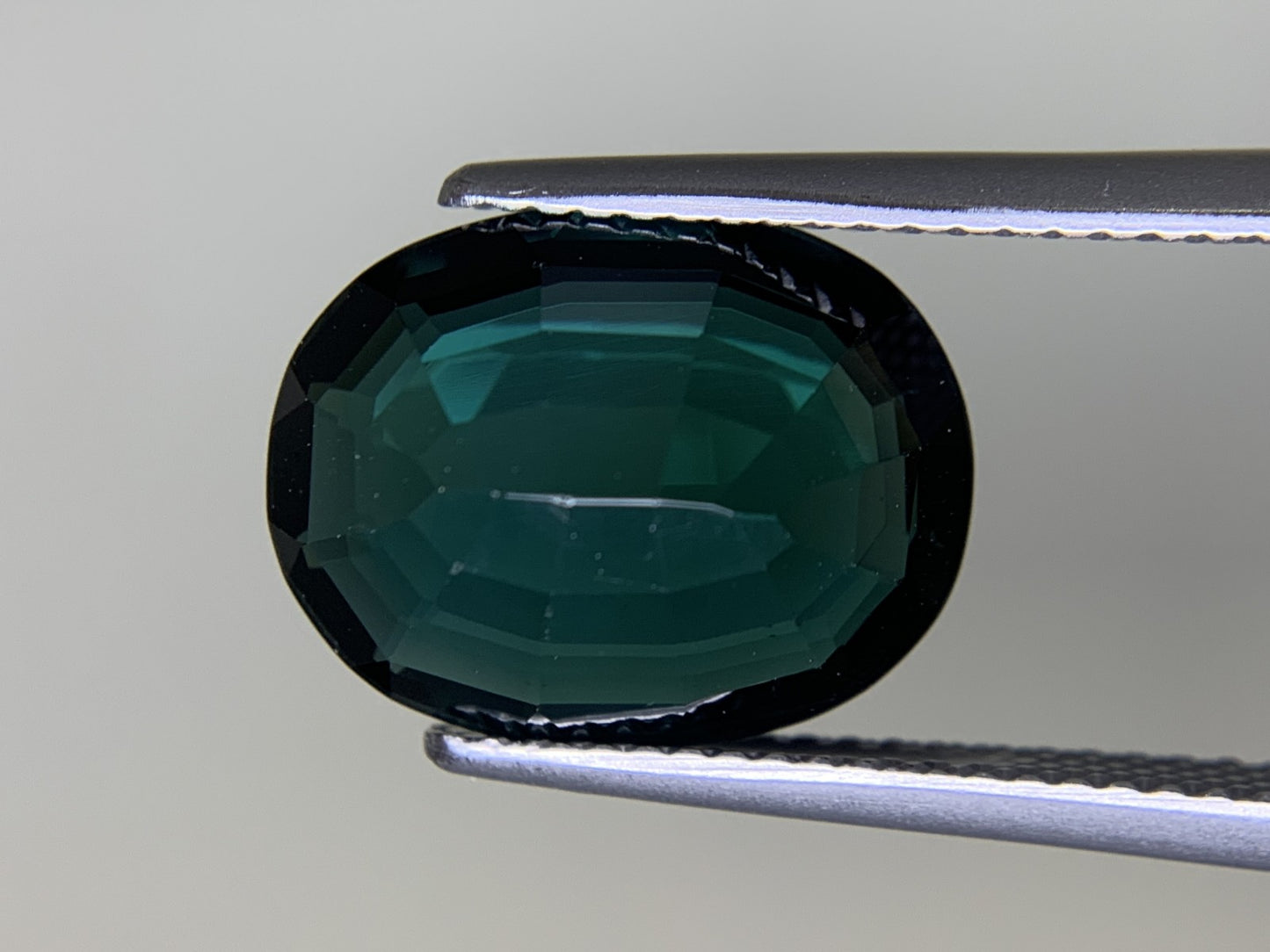 グリーントルマリン 5.763ct  宝石ソーティング付き  13.6㎜×10.7㎜×5.3㎜  ルース（ 裸石 ） 3689Y