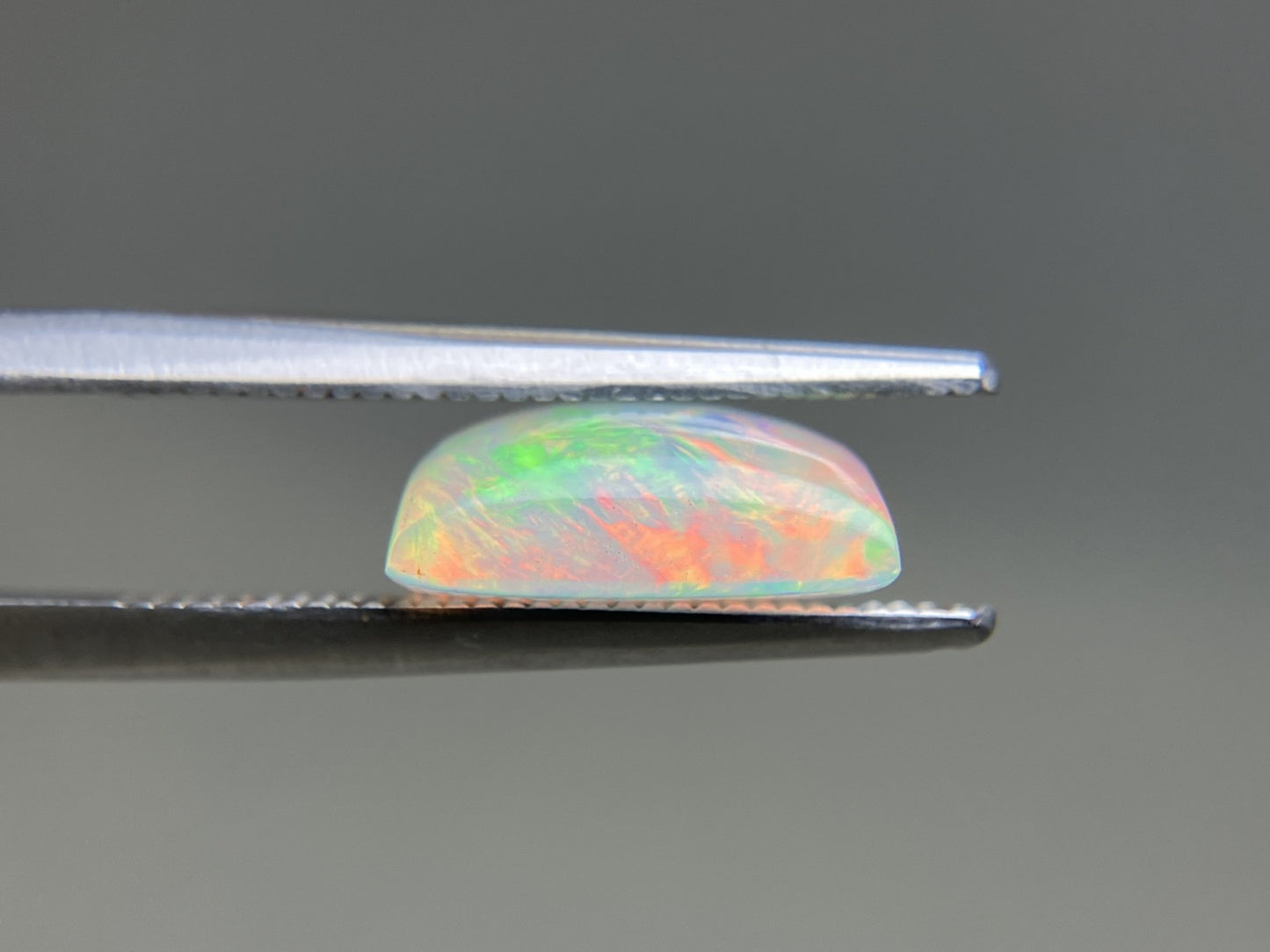 オパール 天然  2.112ct  宝石ソーティング付き  10.8㎜×7.1㎜×4.2㎜ ルース（ 裸石 ）  6165YY