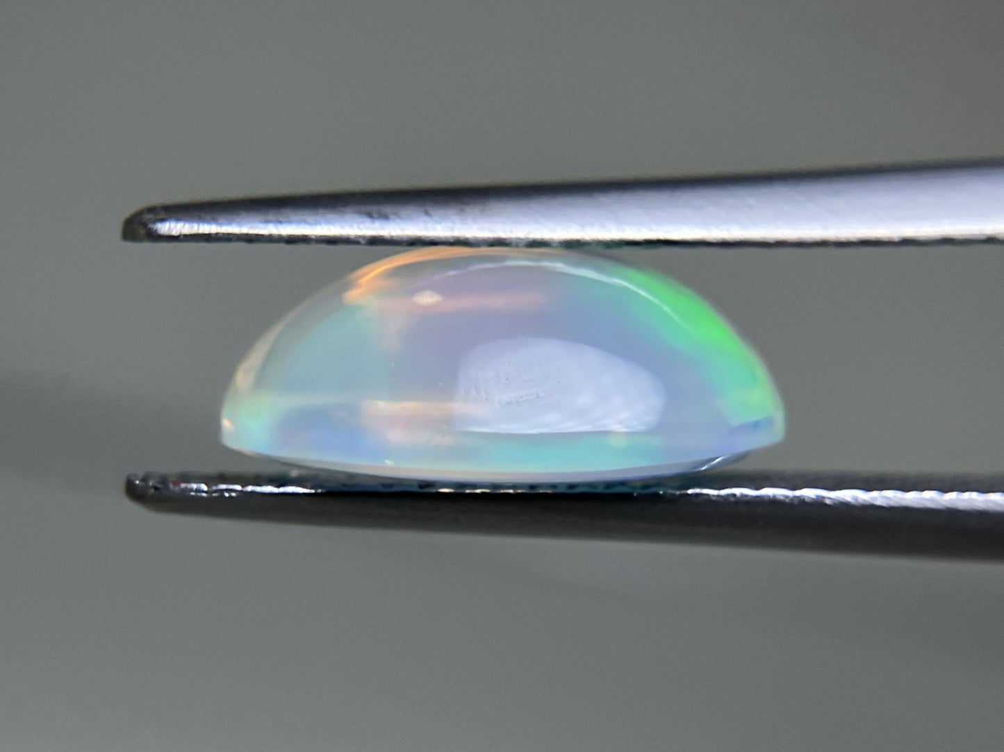 オパール 2.760ct 宝石ソーティング付き  12.5㎜×8.7㎜×5.1㎜  ルース（ 裸石 ） 3892YY