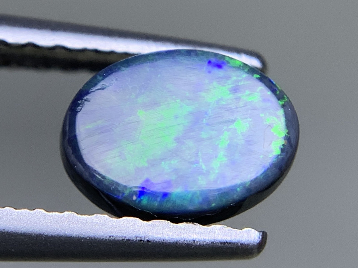 ブラックオパール 天然 0.614ct 宝石ソーティング付き 6.8㎜×5.2㎜×2.6㎜ ルース（ 裸石 ） 6554Y