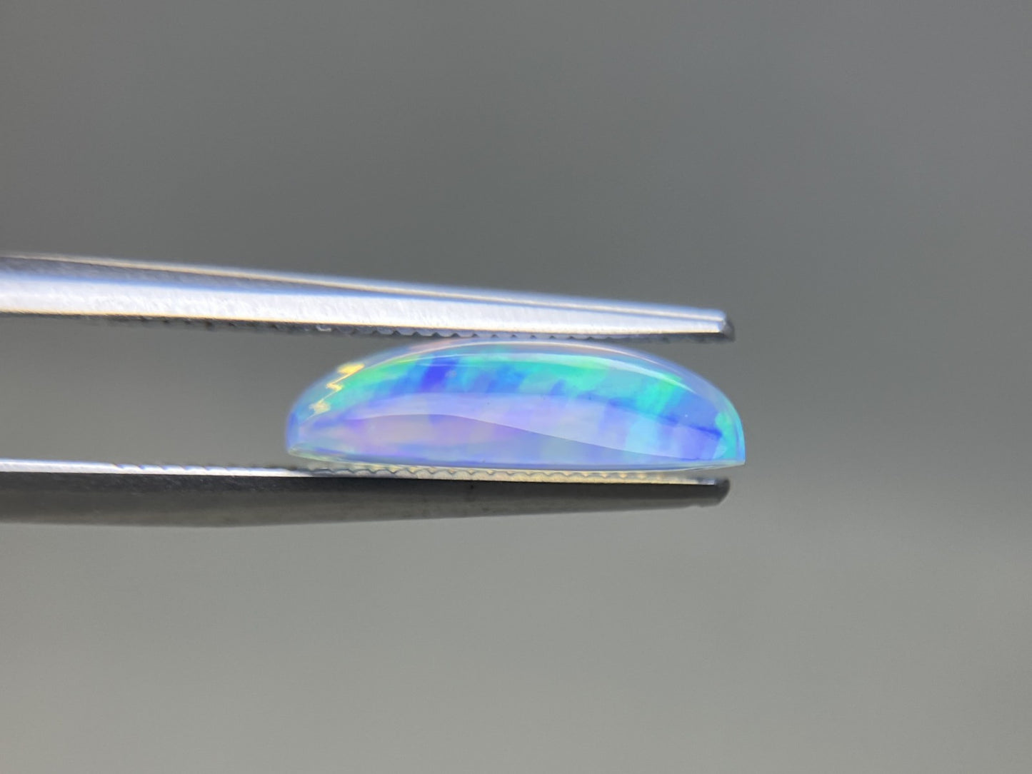 オパール 天然 2.443ct 宝石ソーティング付き 13.7㎜×7.3㎜×3.9㎜ ルース（ 裸石 ） 6170YY