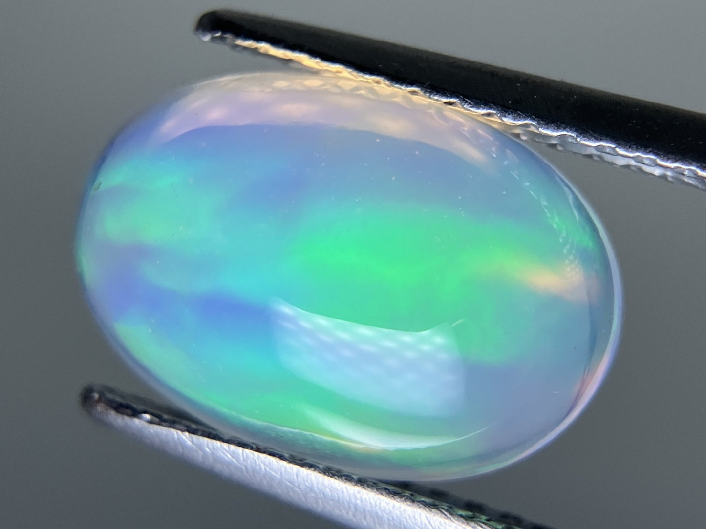 オパール 2.760ct 宝石ソーティング付き  12.5㎜×8.7㎜×5.1㎜  ルース（ 裸石 ） 3892YY
