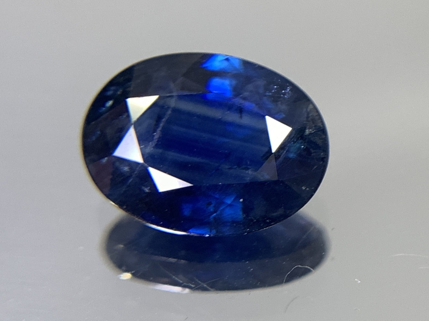 サファイア 1.851ct 宝石ソーティング付き  9.1㎜×6.9㎜×3.1㎜ ルース（ 裸石 ） 2185Y