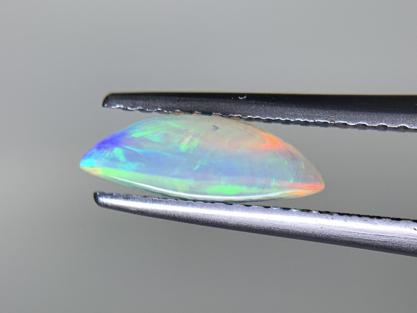 オパール 1.468ct  宝石ソーティング付き  11.0㎜×8.8㎜×3.8㎜  天然 ルース（ 裸石 ） 4410Y