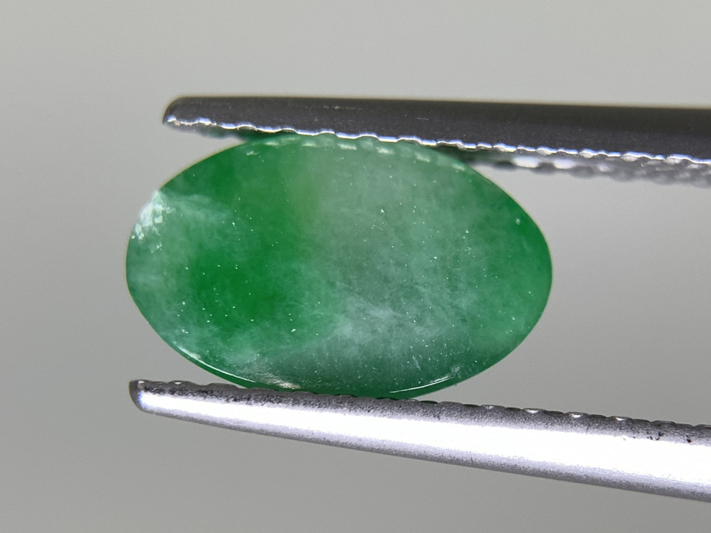 ヒスイ 翡翠  天然  1.304ct  宝石ソーティング付き  8.9㎜×5.7㎜×2.8㎜   ルース（ 裸石 ） 5439Y