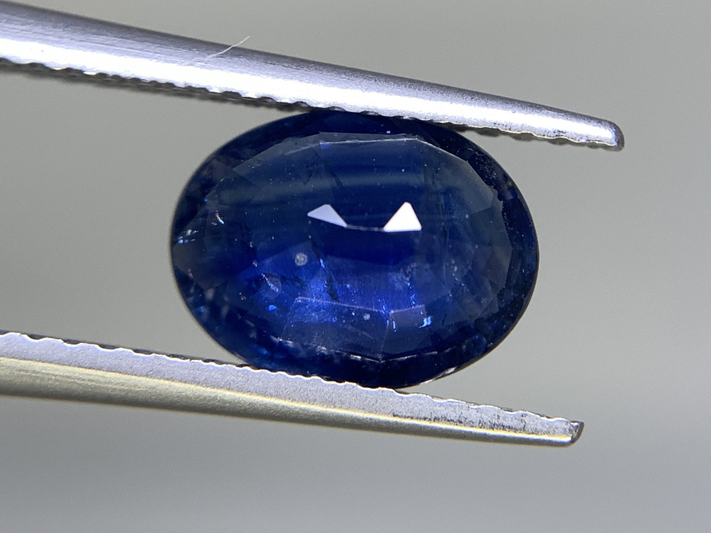 サファイア 1.851ct 宝石ソーティング付き  9.1㎜×6.9㎜×3.1㎜ ルース（ 裸石 ） 2185Y