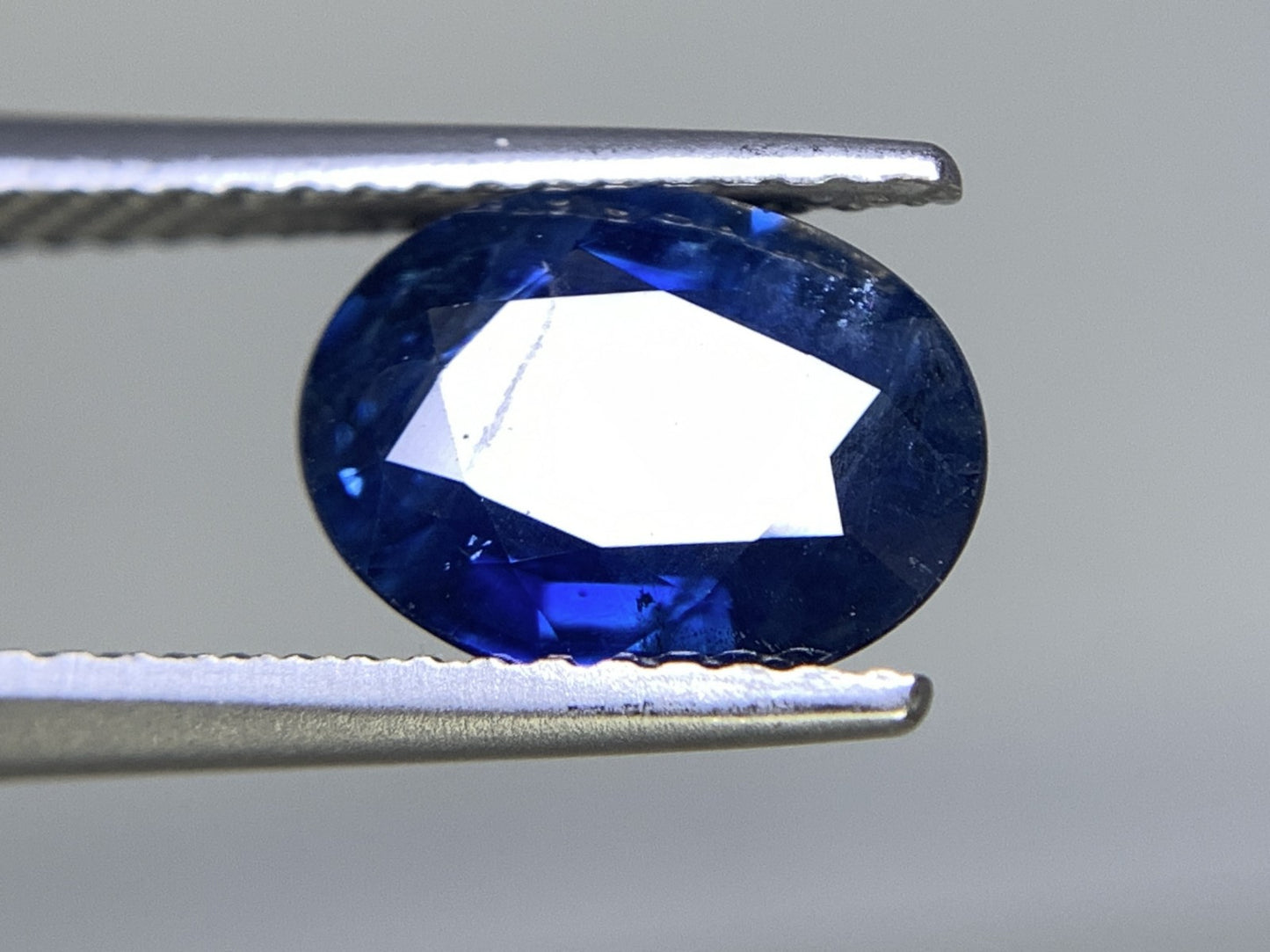 サファイア 1.851ct 宝石ソーティング付き  9.1㎜×6.9㎜×3.1㎜ ルース（ 裸石 ） 2185Y