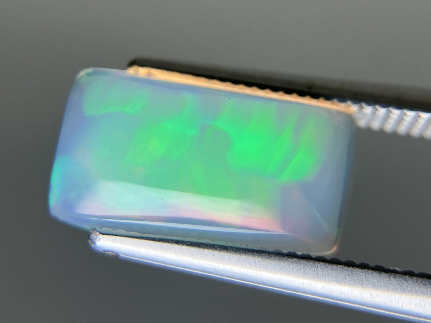 オパール 天然 2.073ct 宝石ソーティング付き 12.7㎜×7.1㎜×4.4㎜ ルース（ 裸石 ） 6167YY
