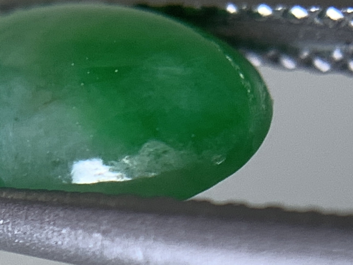 ヒスイ 翡翠  天然  1.304ct  宝石ソーティング付き  8.9㎜×5.7㎜×2.8㎜   ルース（ 裸石 ） 5439Y