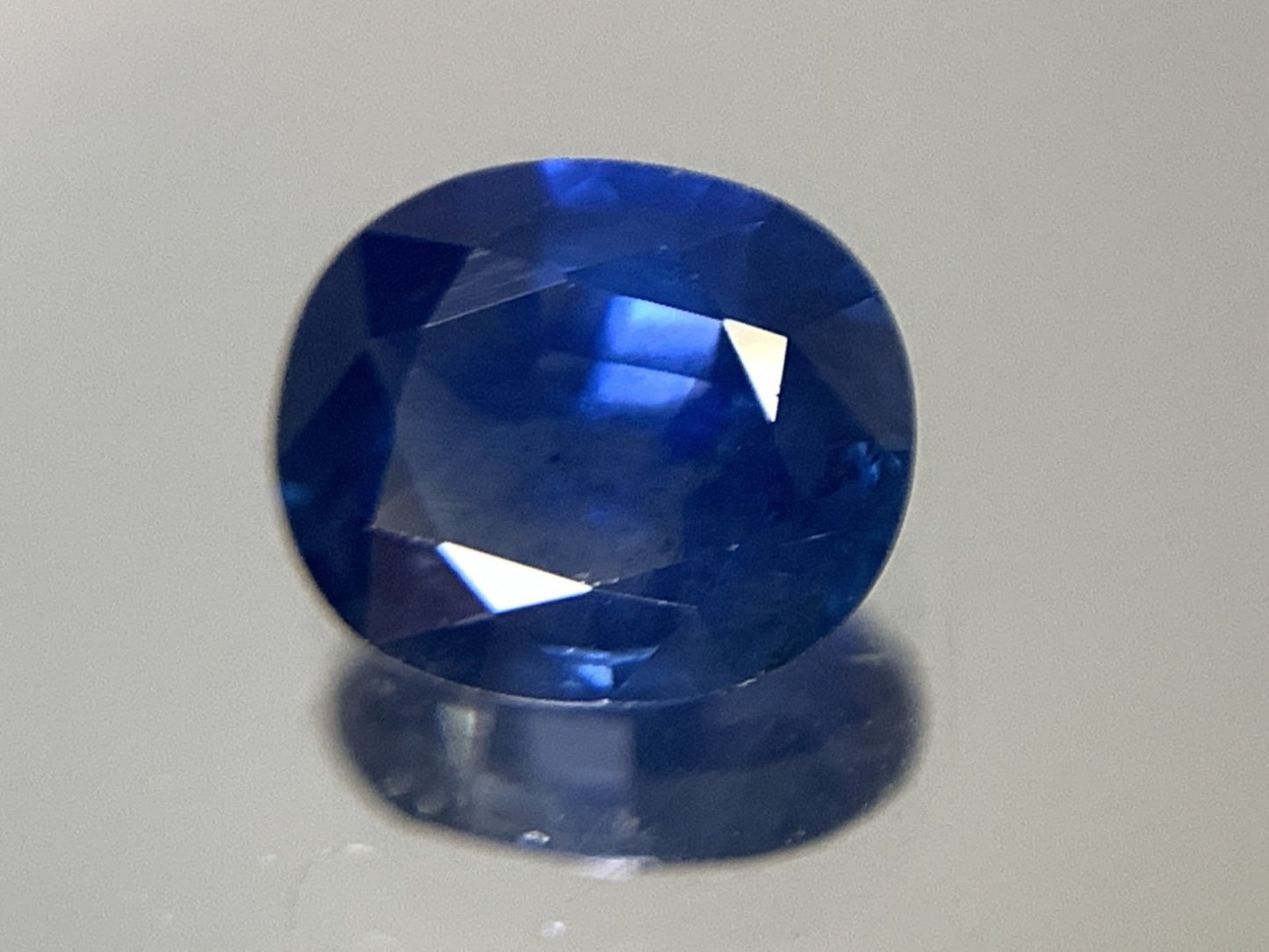 サファイア 1.114ct 宝石ソーティング付き  6.8㎜×5.9㎜×2.9㎜ ルース（ 裸石 ） 2187Y