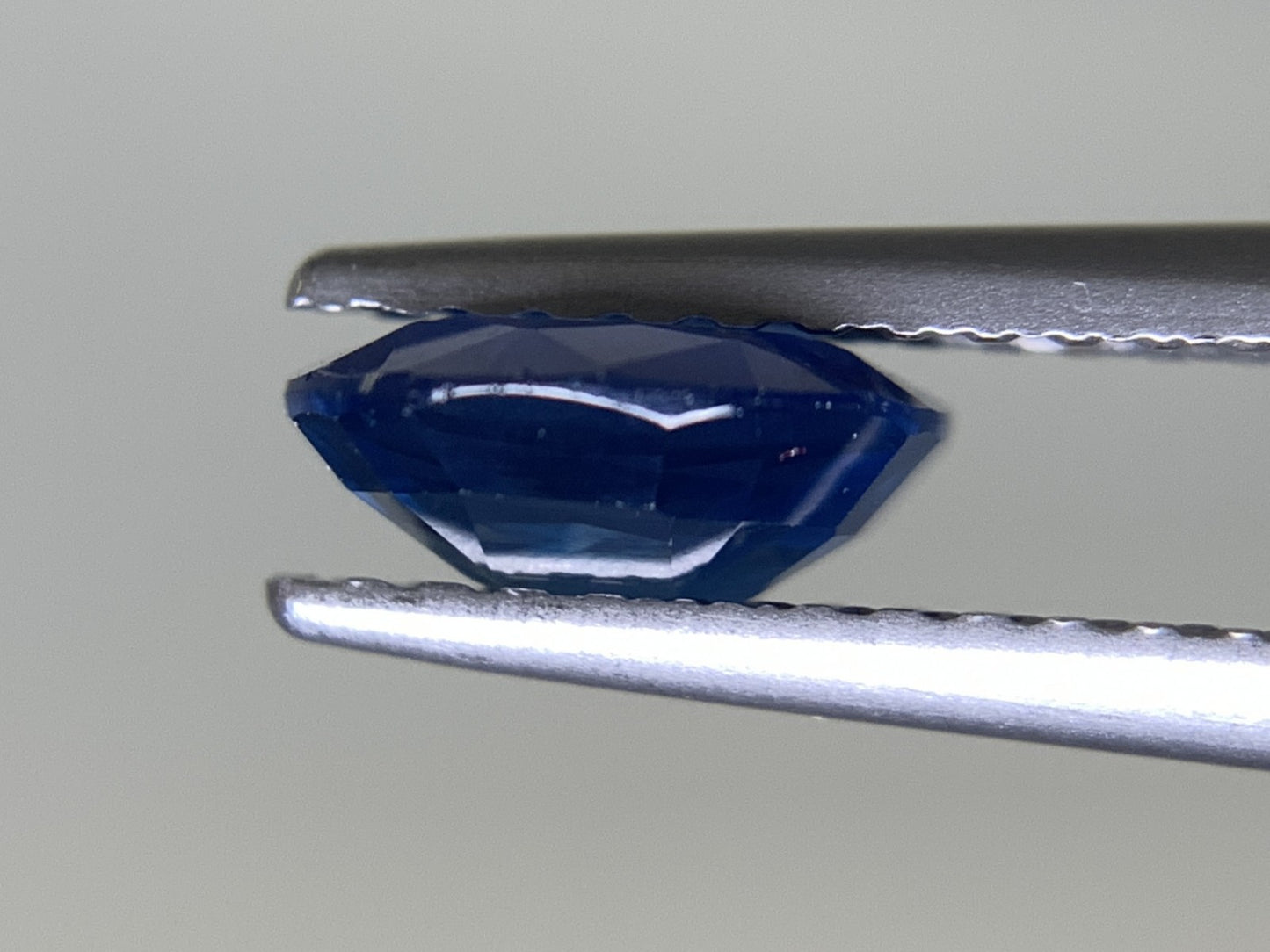 サファイア 1.114ct 宝石ソーティング付き  6.8㎜×5.9㎜×2.9㎜ ルース（ 裸石 ） 2187Y