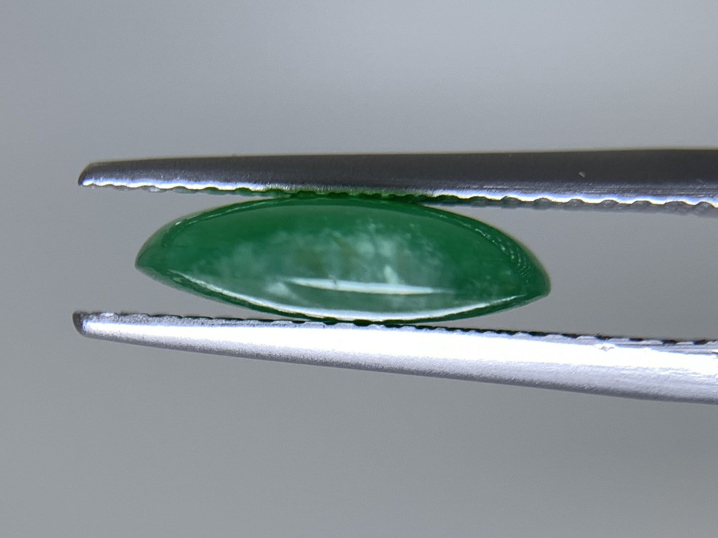 ヒスイ 翡翠  天然  2.683ct  宝石ソーティング付き  11.2㎜×8.0㎜×3.3㎜   ルース（ 裸石 ） 5494Y