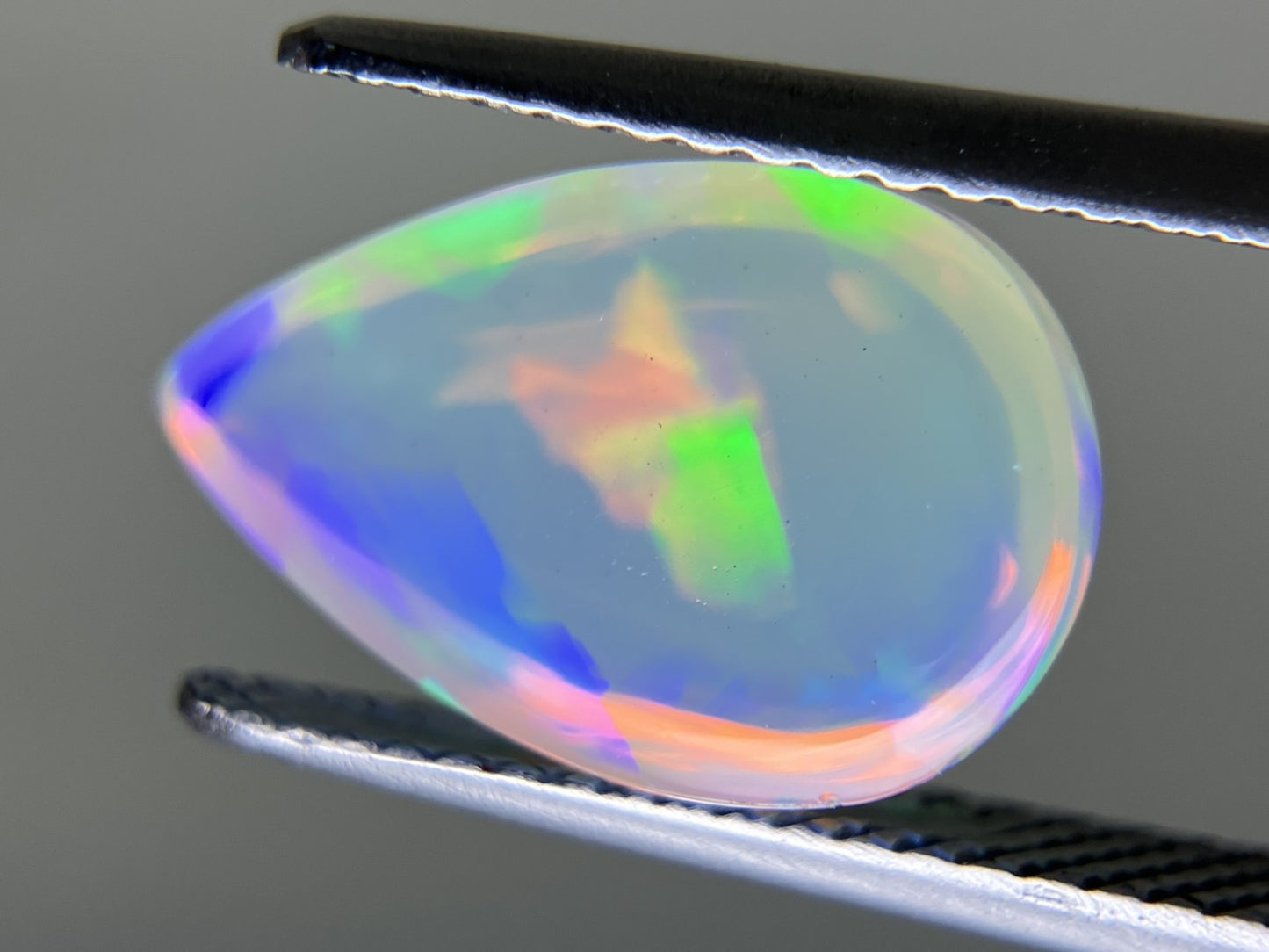 オパール 2.994ct 宝石ソーティング付き  13.5㎜×8.7㎜×5.6㎜  ルース（ 裸石 ） 3947YY