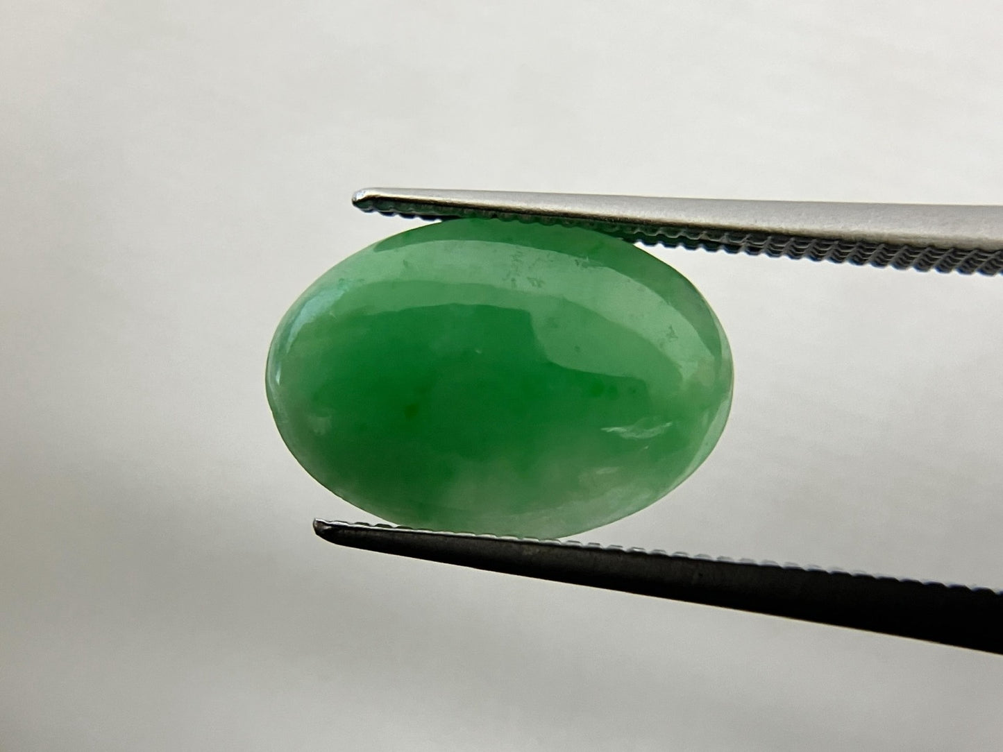 翡翠（ひすい） 3.334ct 宝石ソーティング付き 13.5㎜×9.5㎜×3.1㎜ ルース（ 裸石 ） 3819S