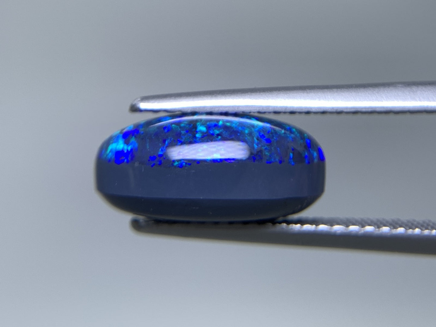 ブラックオパール 天然 4.866ct 中央宝石ソーティング付き 13.3㎜×9.1㎜×6.3㎜ ルース（ 裸石 ） 7171Y