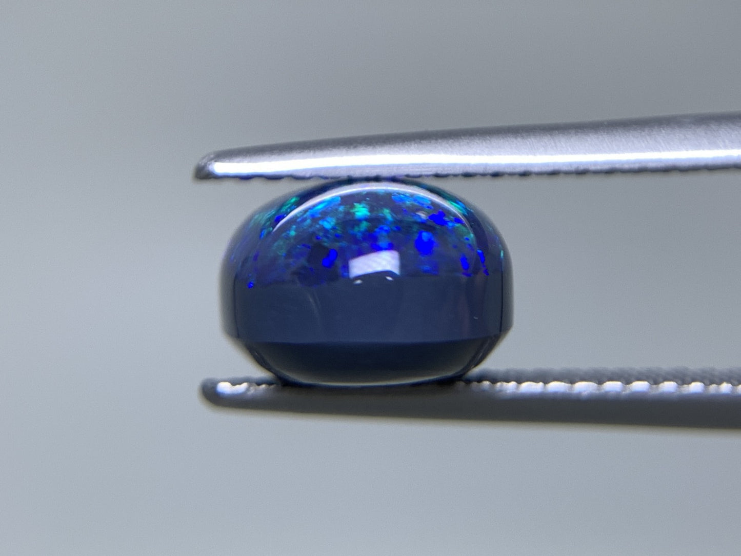 ブラックオパール 天然 4.866ct 中央宝石ソーティング付き 13.3㎜×9.1㎜×6.3㎜ ルース（ 裸石 ） 7171Y