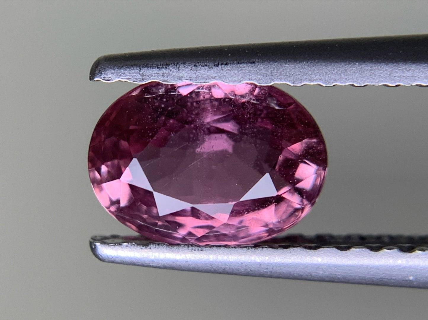 サファイア 天然 1.065ct 宝石ソーティング付き 6.6㎜×4.9㎜×3.3㎜ ルース（ 裸石 ） 6590Y