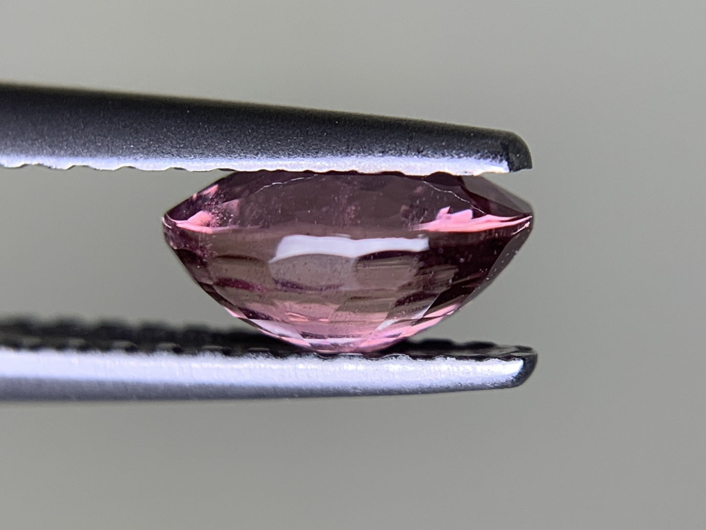 サファイア 天然 1.065ct 宝石ソーティング付き 6.6㎜×4.9㎜×3.3㎜ ルース（ 裸石 ） 6594Y