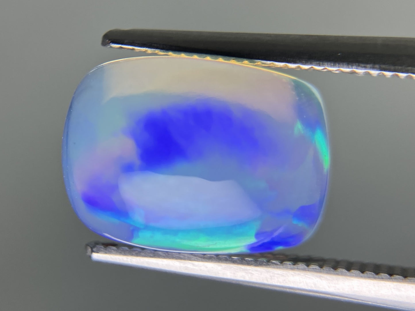 オパール 天然  3.670ct  宝石ソーティング付き  12.2㎜×9.0㎜×5.5㎜ ルース（ 裸石 ）  6177YY