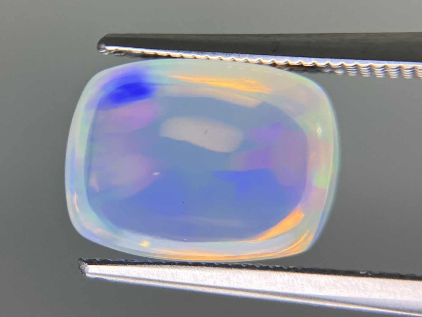 オパール 天然  3.670ct  宝石ソーティング付き  12.2㎜×9.0㎜×5.5㎜ ルース（ 裸石 ）  6177YY