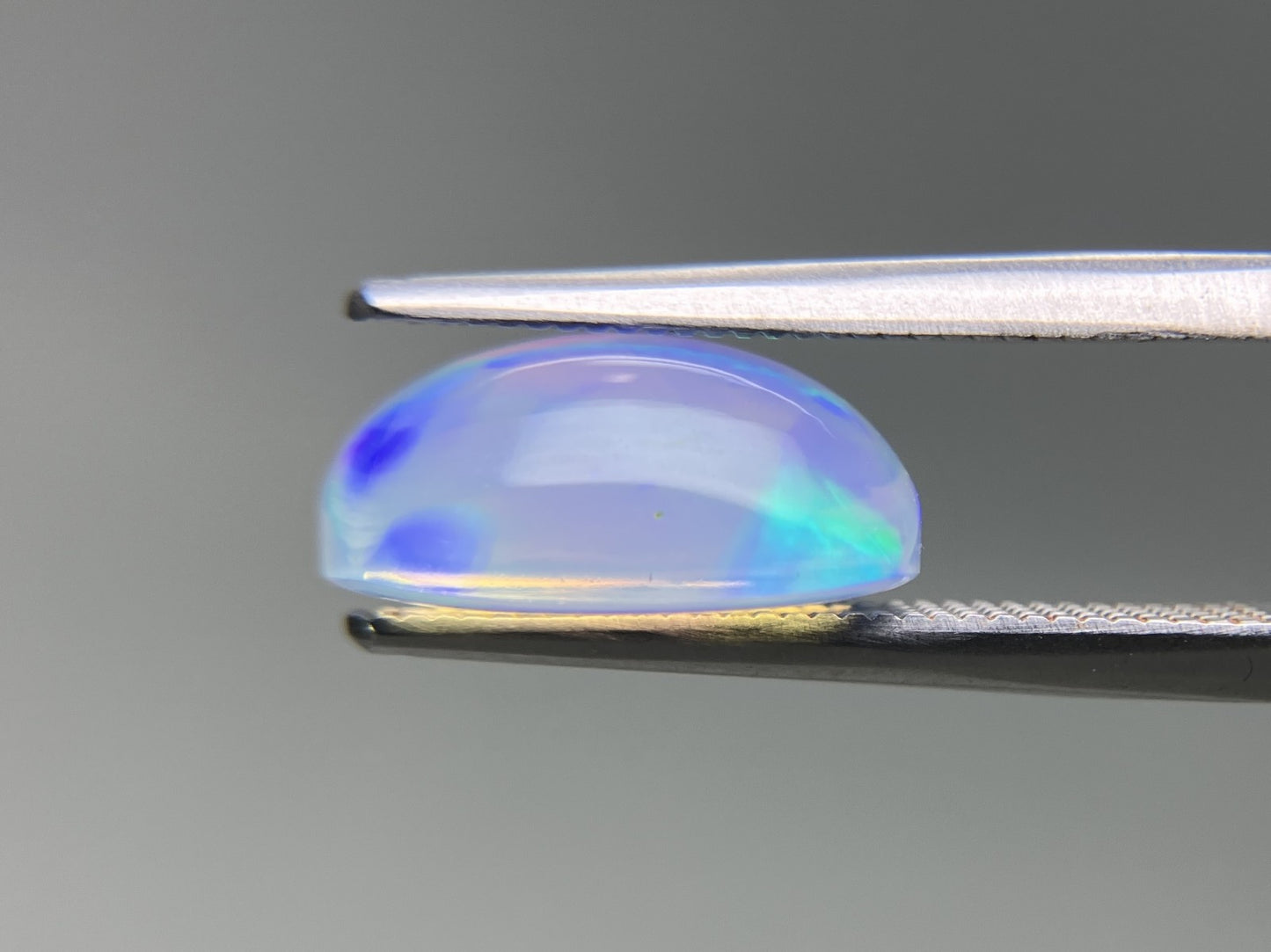 オパール 天然  3.670ct  宝石ソーティング付き  12.2㎜×9.0㎜×5.5㎜ ルース（ 裸石 ）  6177YY