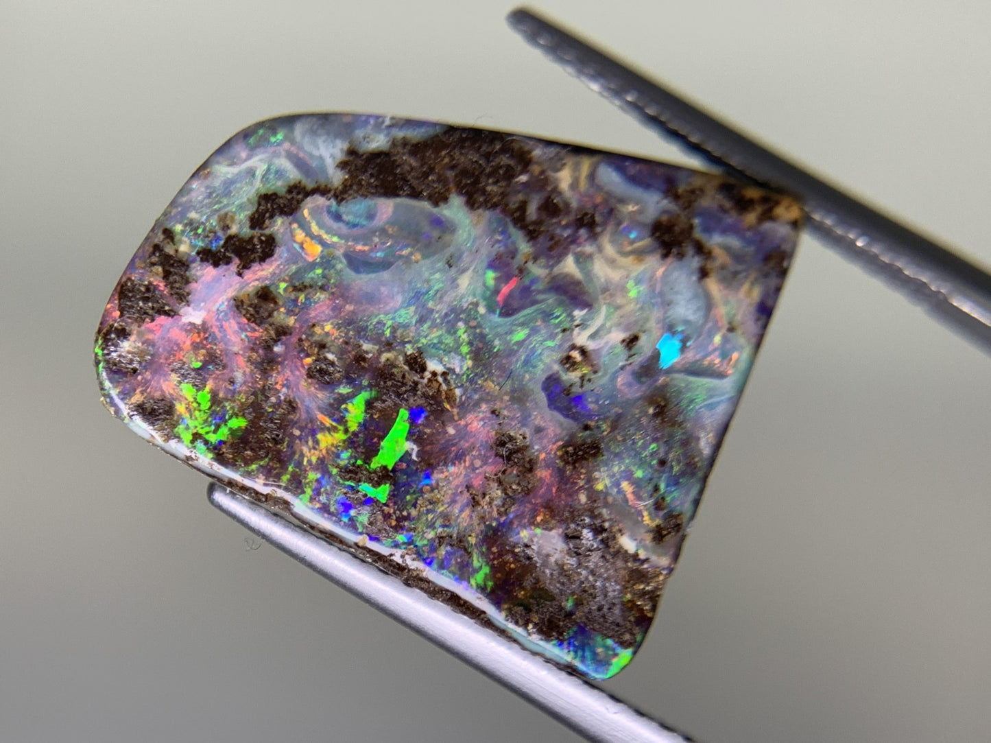 ボルダーオパール 11.993ct 宝石ソーティング付き  19.2㎜×16.6㎜×4.1㎜  ルース（ 裸石 ） 3369Y
