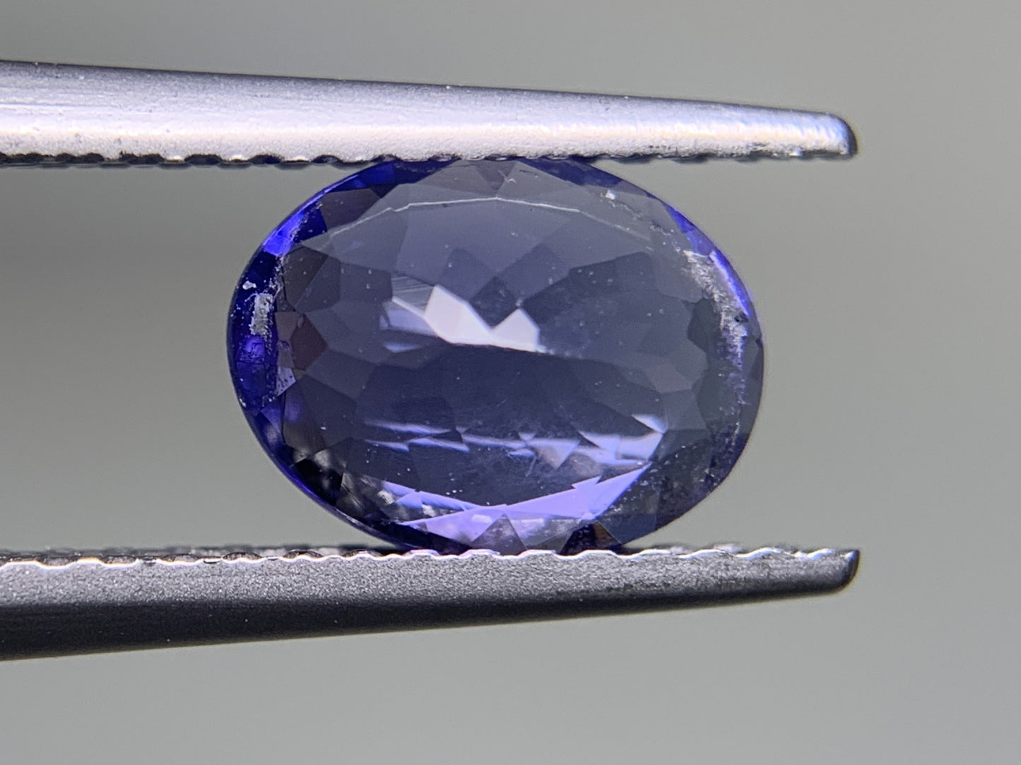 タンザナイト　1.092ct　宝石ソーティング付き　縦7.9㎜×横6.1㎜×高さ3.0㎜　 ルース（ 裸石 ）　 1724Y