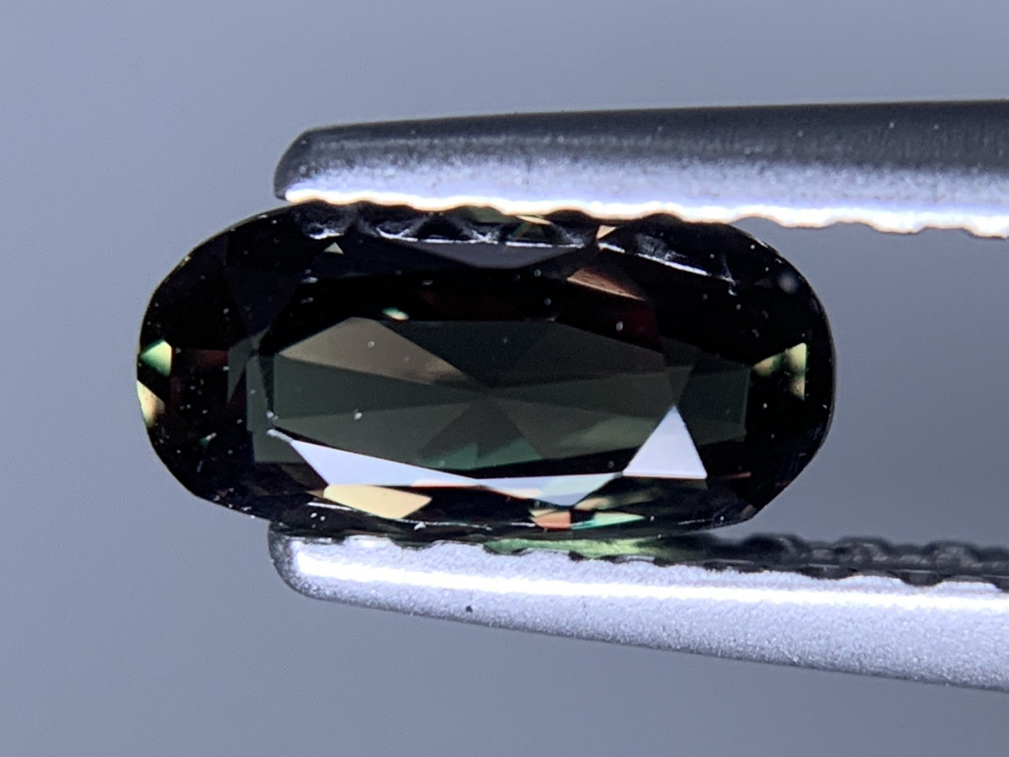 アレキサンドライト 天然 0.532ct 宝石ソーティング付き 6.6㎜×3.2㎜×2.5㎜ ルース（ 裸石 ） 6573Y