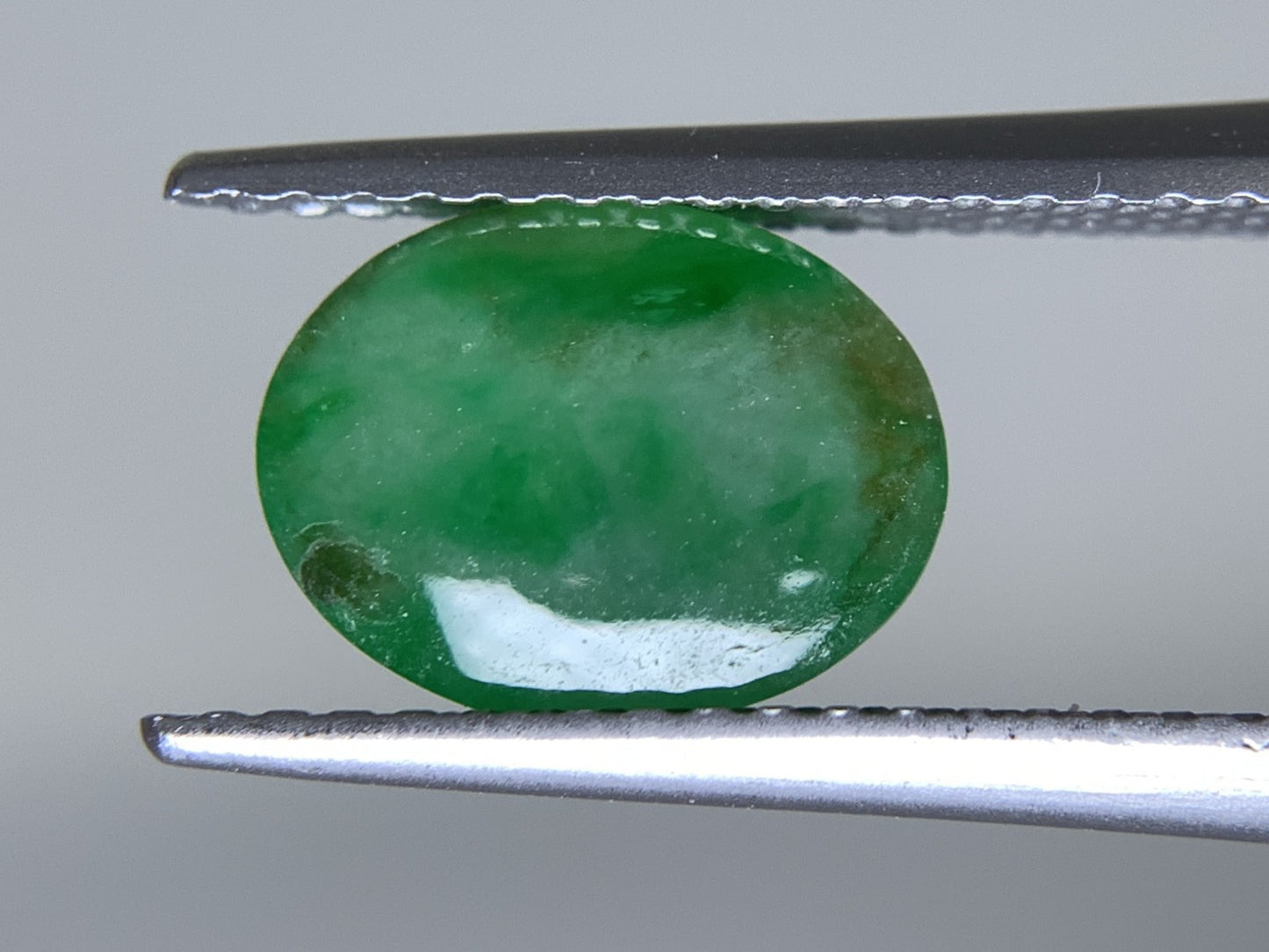 ヒスイ 翡翠  天然  2.107ct  宝石ソーティング付き  9.2㎜×6.9㎜×3.7㎜   ルース（ 裸石 ） 5307Y