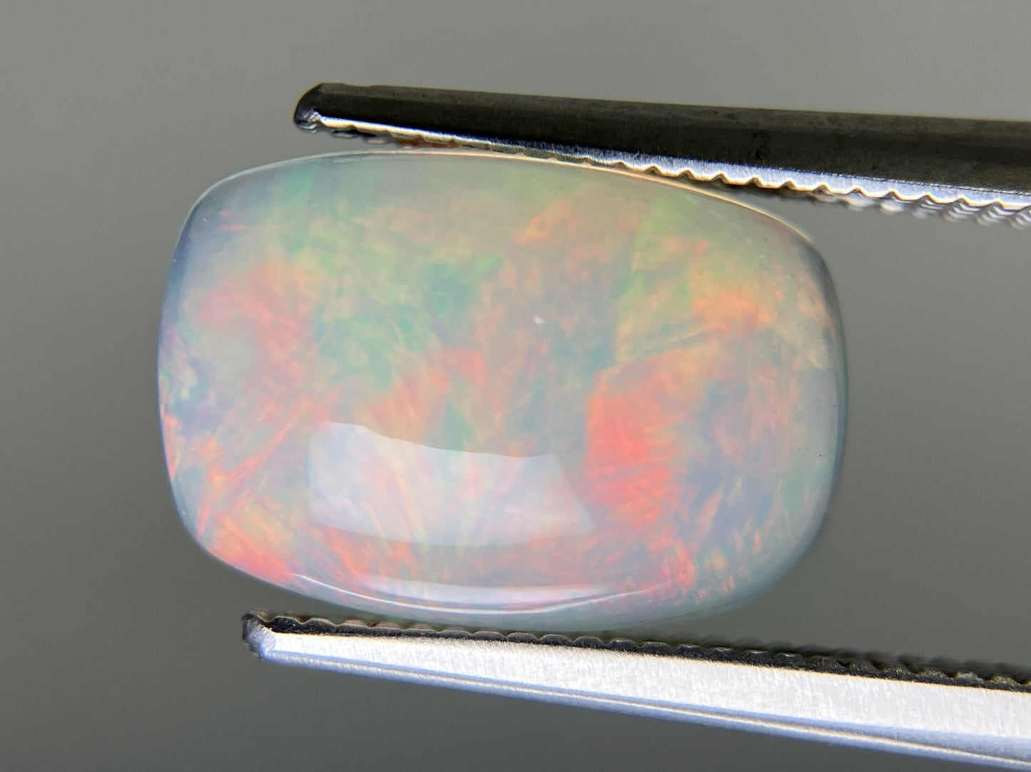 オパール 天然  2.788ct  宝石ソーティング付き  12.5㎜×8.5㎜×5.1㎜ ルース（ 裸石 ）  6164YY