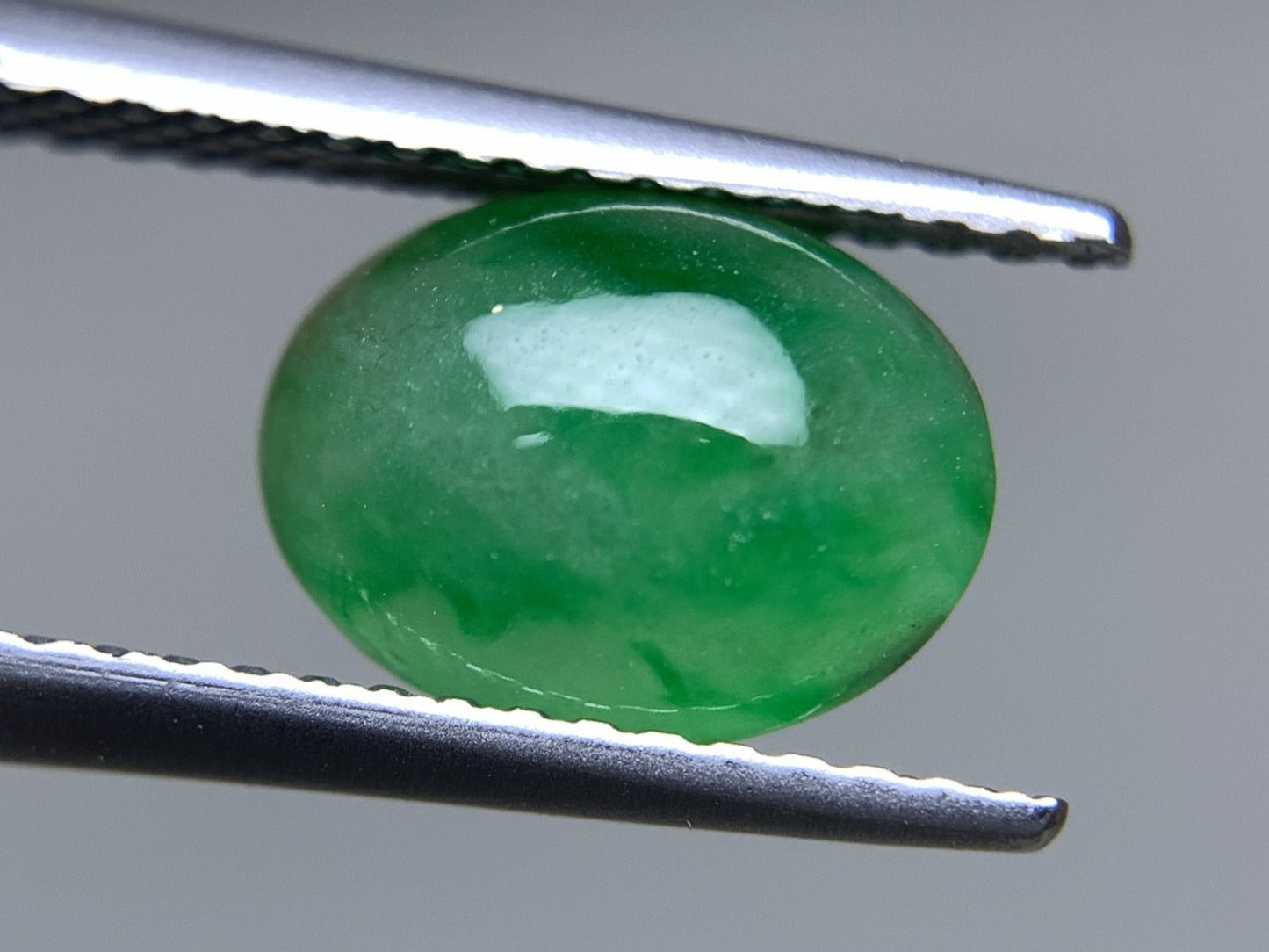 ヒスイ 翡翠  天然  2.107ct  宝石ソーティング付き  9.2㎜×6.9㎜×3.7㎜   ルース（ 裸石 ） 5307Y