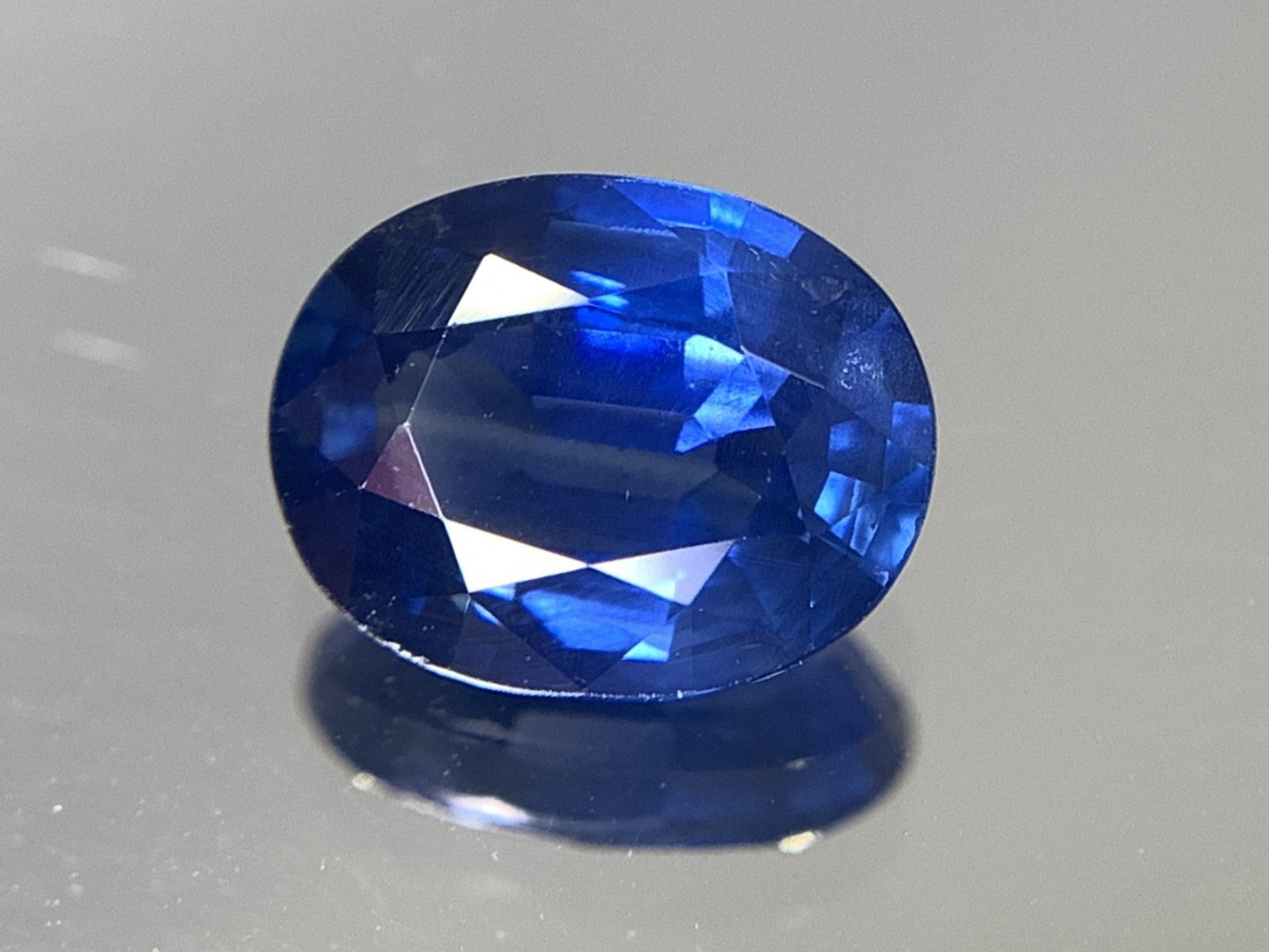 サファイア 1.566ct 宝石ソーティング付き  8.0㎜×6.2㎜×3.3㎜ ルース（ 裸石 ） 2179Y