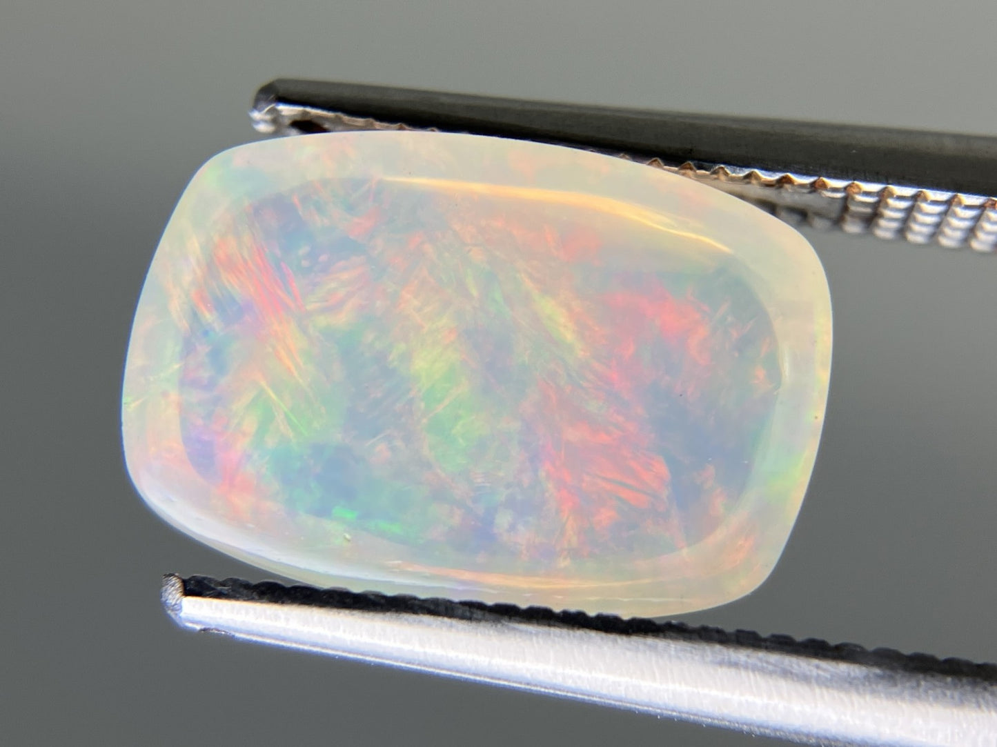 オパール 天然  2.788ct  宝石ソーティング付き  12.5㎜×8.5㎜×5.1㎜ ルース（ 裸石 ）  6164YY