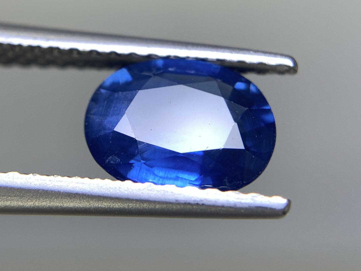 サファイア 1.566ct 宝石ソーティング付き  8.0㎜×6.2㎜×3.3㎜ ルース（ 裸石 ） 2179Y